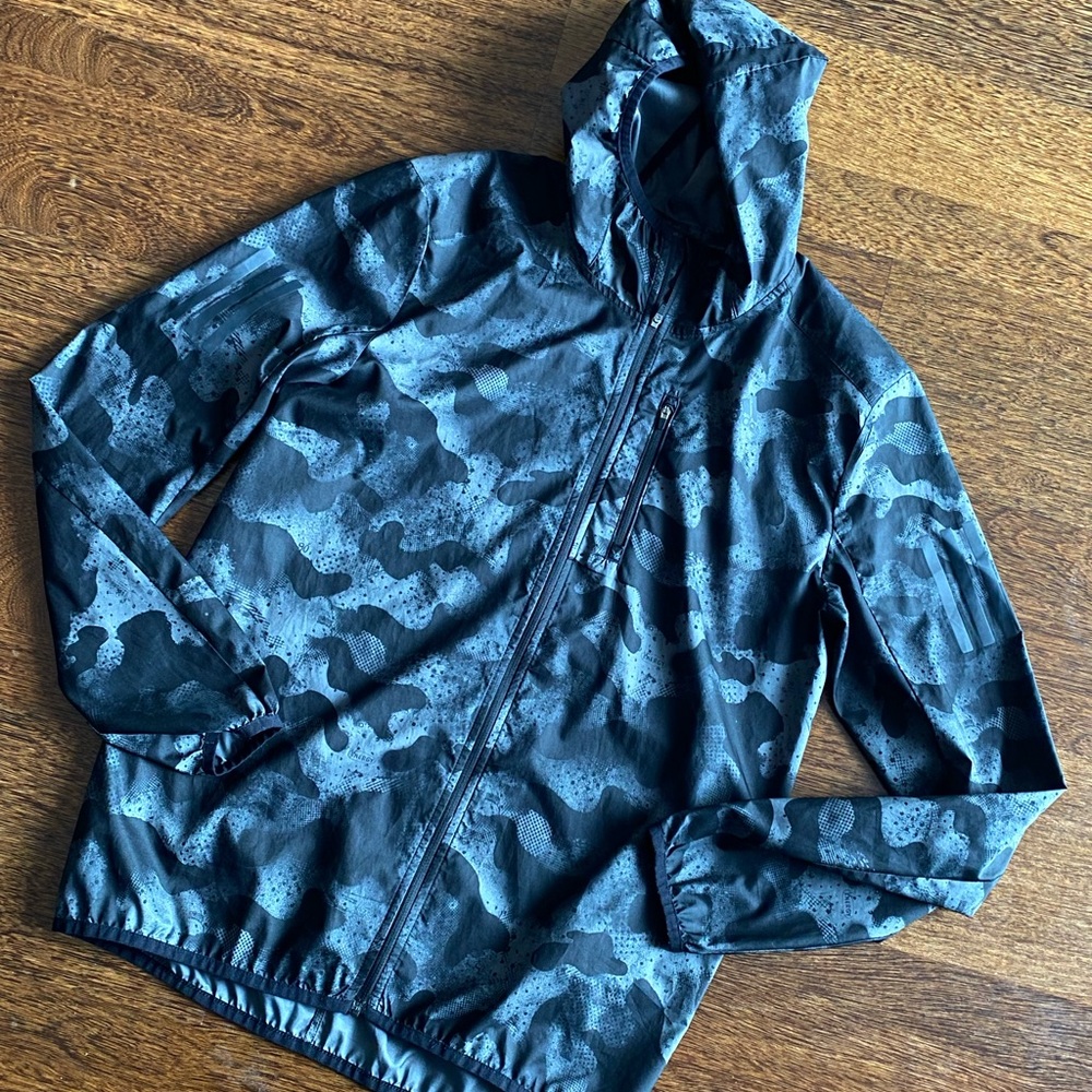 Men’s Adidas Running Black & Gray Camouflage Jacket Full Zip Size Small